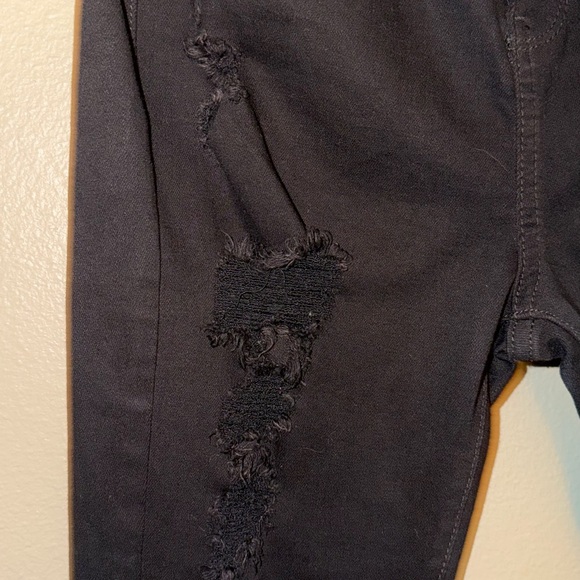 Forever 21 Black Skinny Jeans - Picture 3 of 11